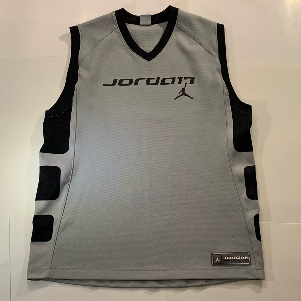 🏀AIR JORDAN JUMPMAN 23 RUBBERIZED LOGO GREY SLEEVELESS JERSEY MENS SIZE LARGE🏀